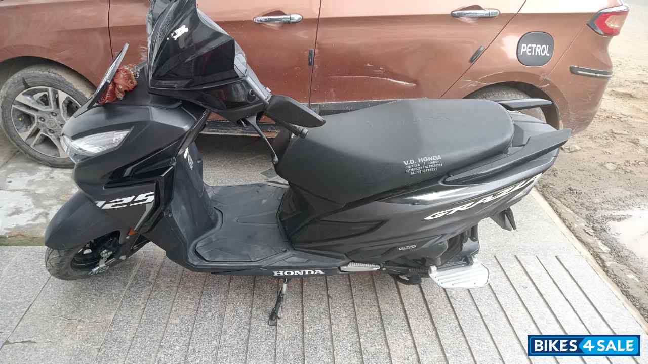 Dark Grey Honda Grazia 125 BS6