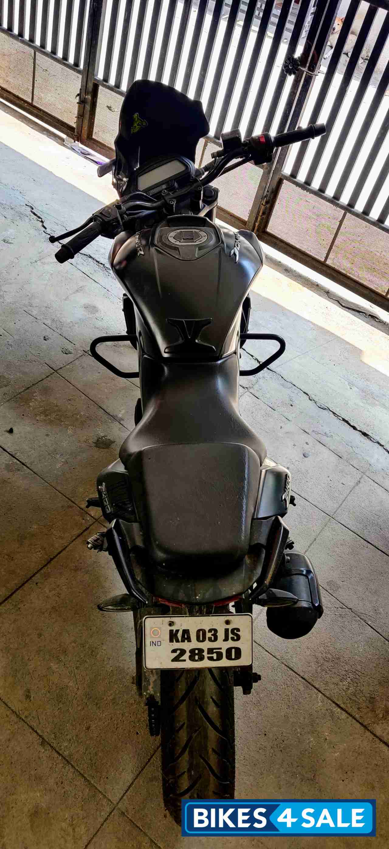 Matte Black Bajaj Dominar 400 ABS BS6