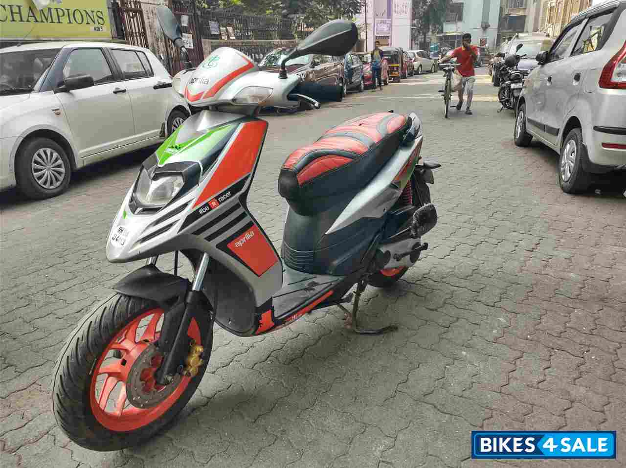 Silver Red Aprilia SR 150 Race Silver Red Aprilia SR 150 Race