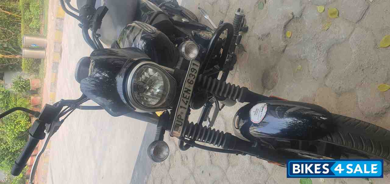 Black Bajaj Avenger Street 160 BS6