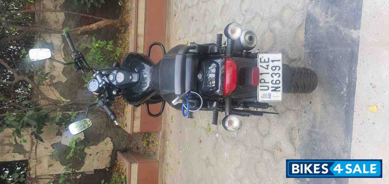 Black Bajaj Avenger Street 160 BS6