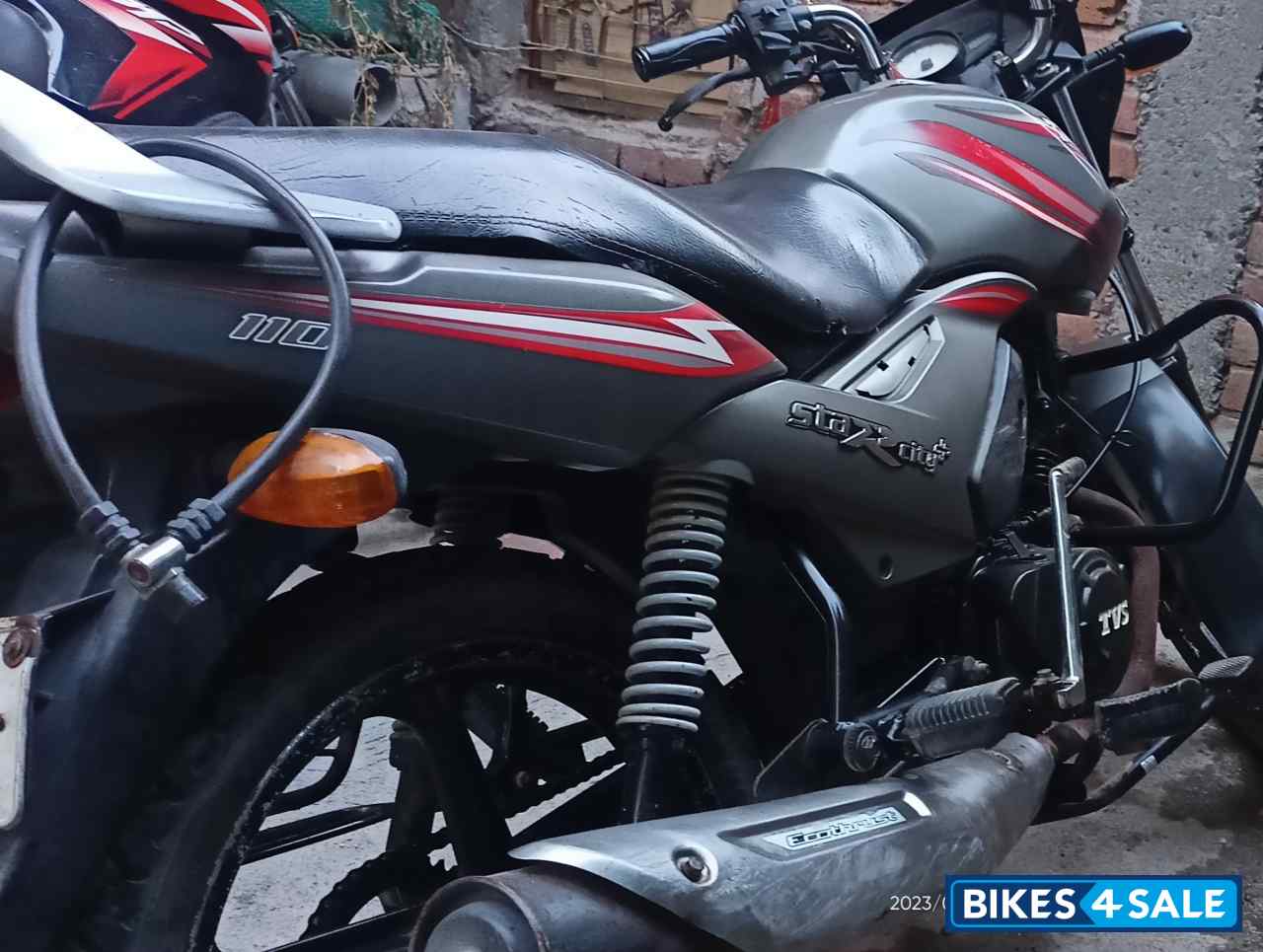 Grey TVS Star City Plus