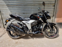 Balck TVS Apache RTR 160 4V BS6
