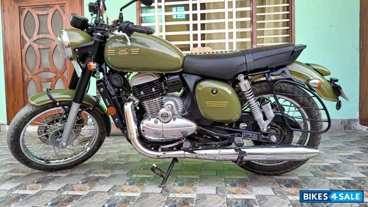 Green Jawa forty two BS6