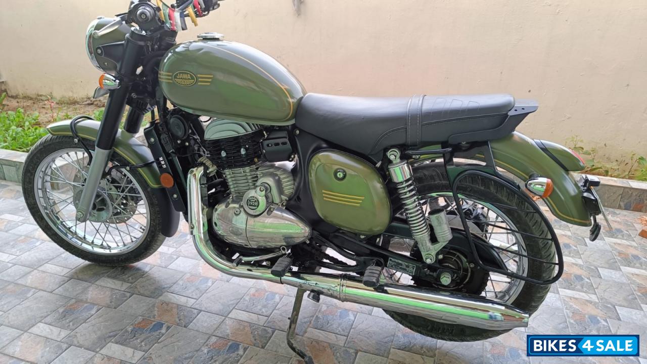 Green Jawa forty two BS6