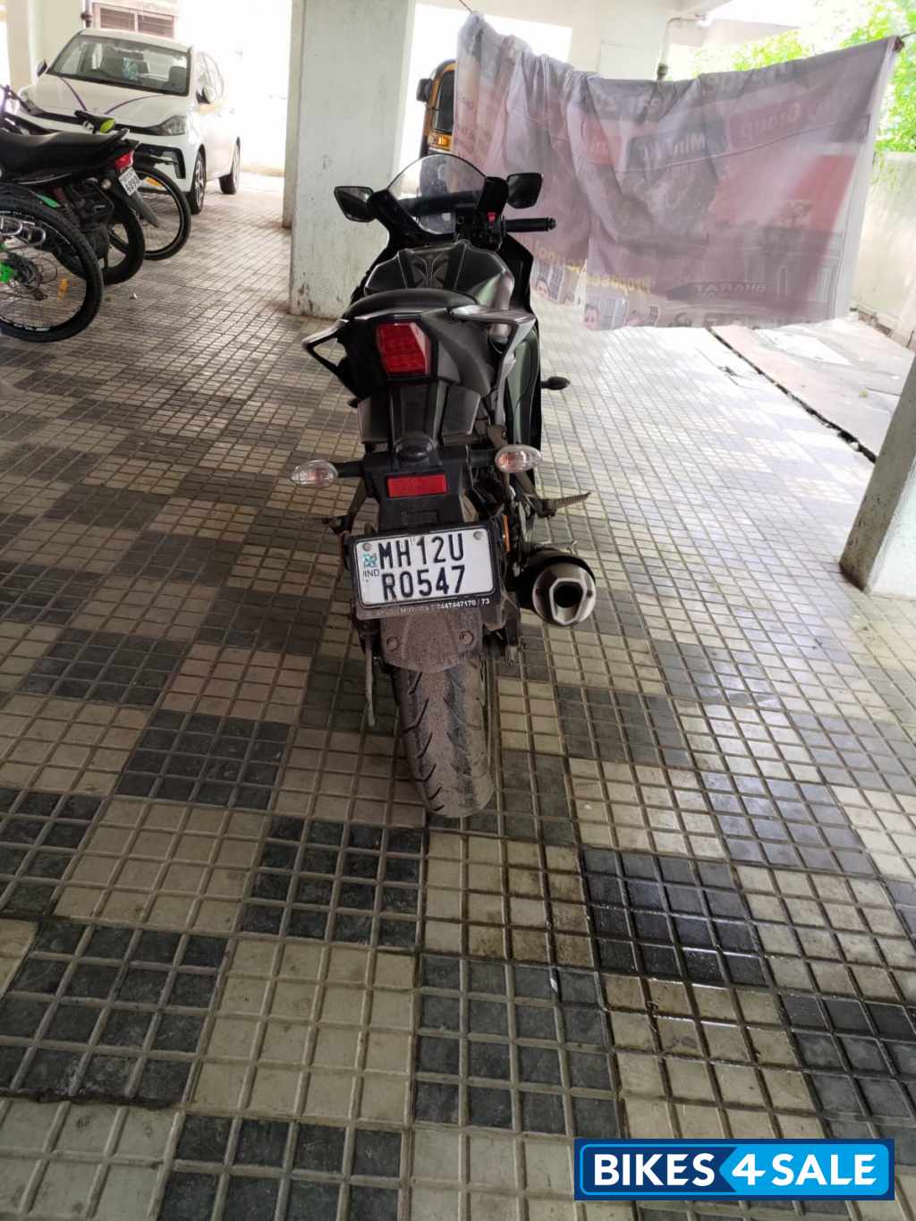 Dark Knight Yamaha R15 V4