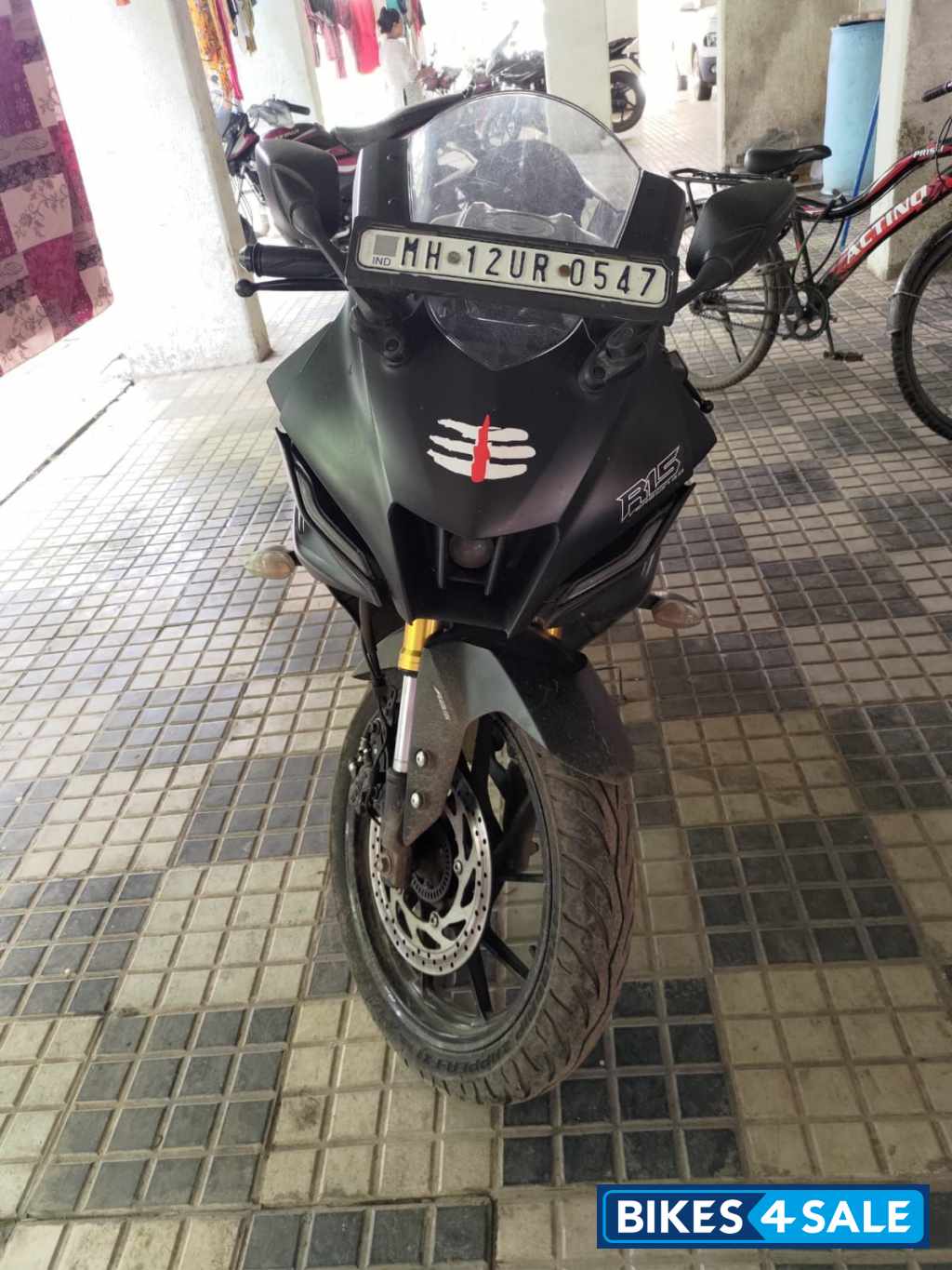 Dark Knight Yamaha R15 V4