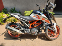 White KTM Duke 390