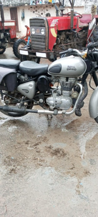 Grey Royal Enfield Classic Gunmetal Grey