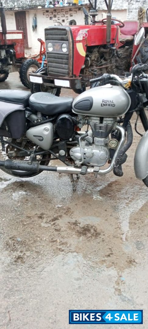 Grey Royal Enfield Classic Gunmetal Grey Grey Royal Enfield Classic Gunmetal Grey