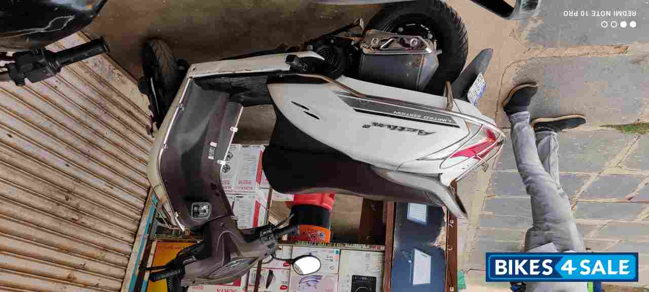 Pearl Precious White Honda Activa 5G Limited Edition