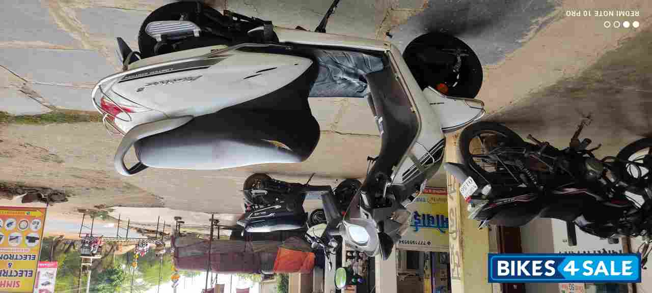 Pearl Precious White Honda Activa 5G Limited Edition
