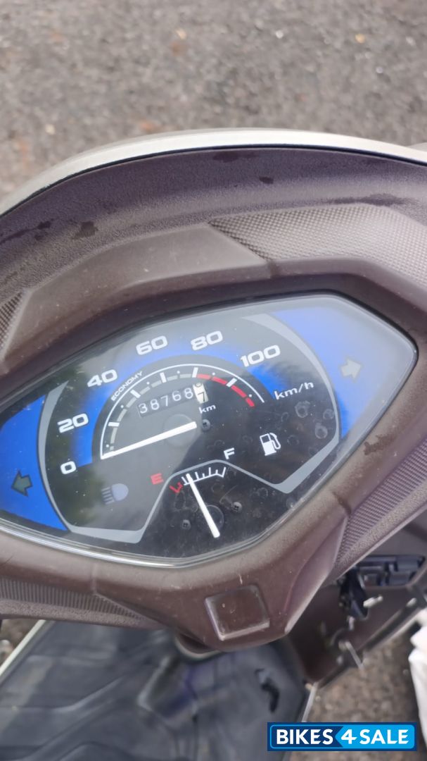 Pearl Precious White Honda Activa 5G Limited Edition