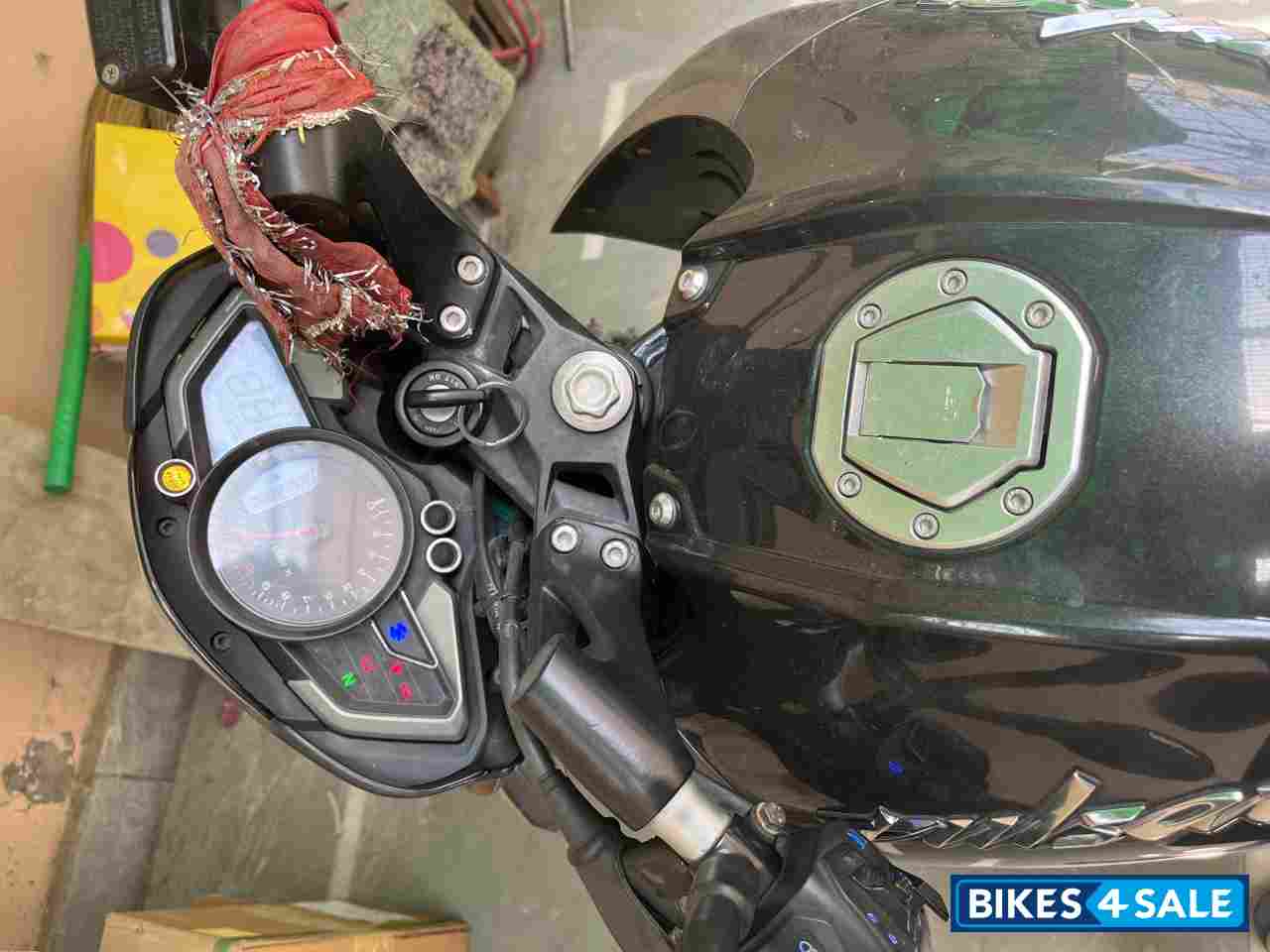 Black Bajaj Pulsar NS200