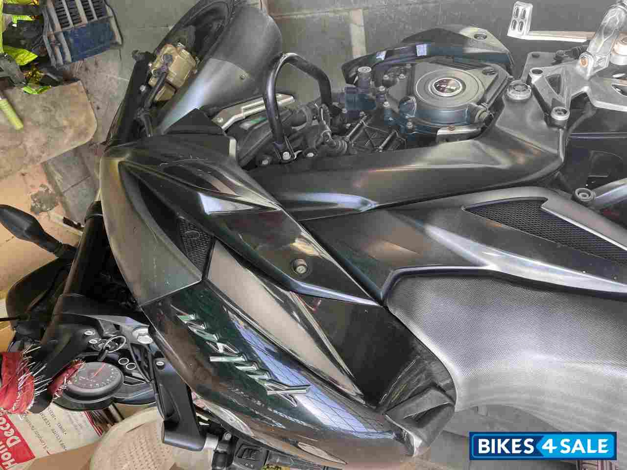 Black Bajaj Pulsar NS200