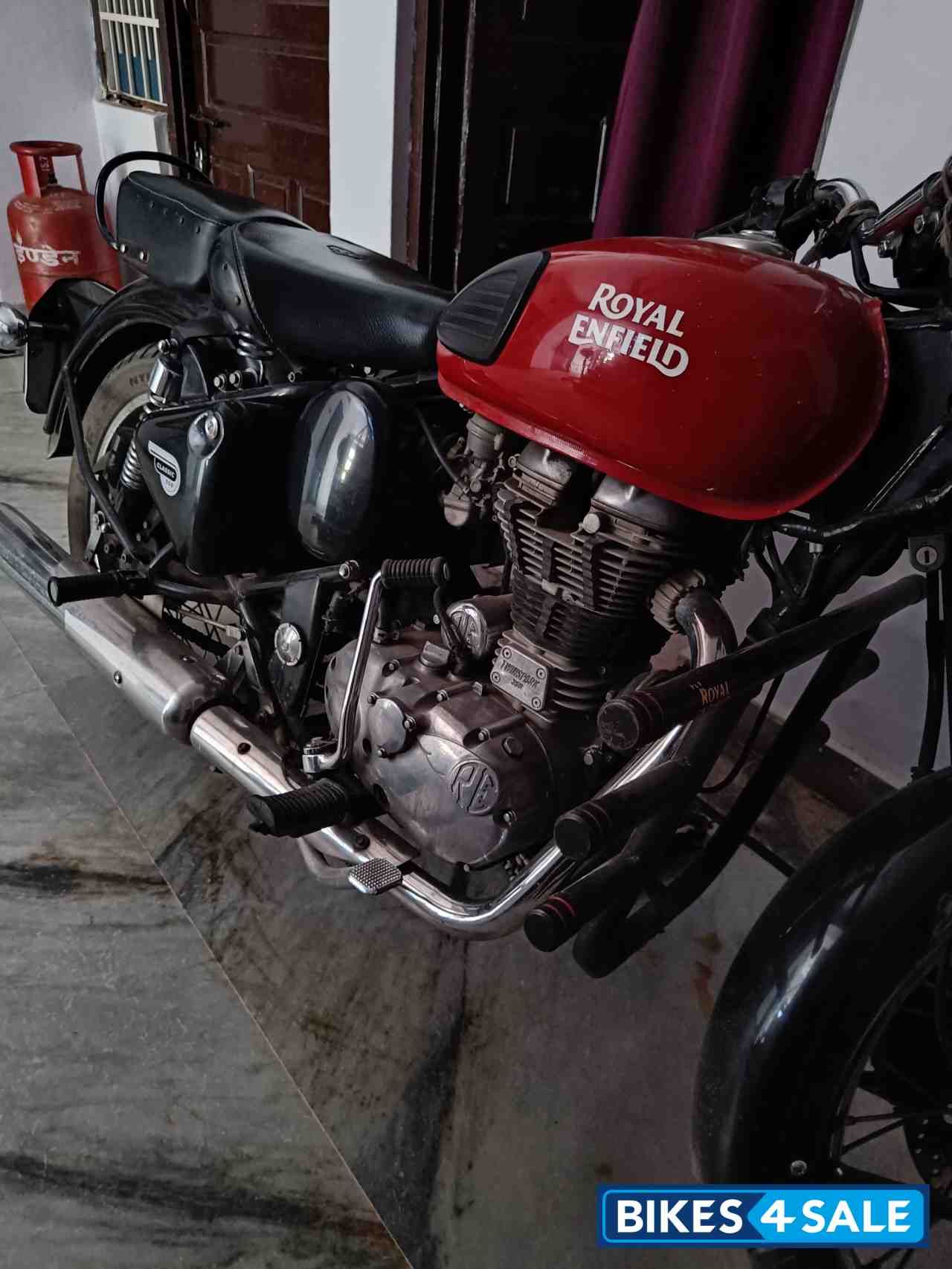 Royal Enfield Classic 350 Redditch Red