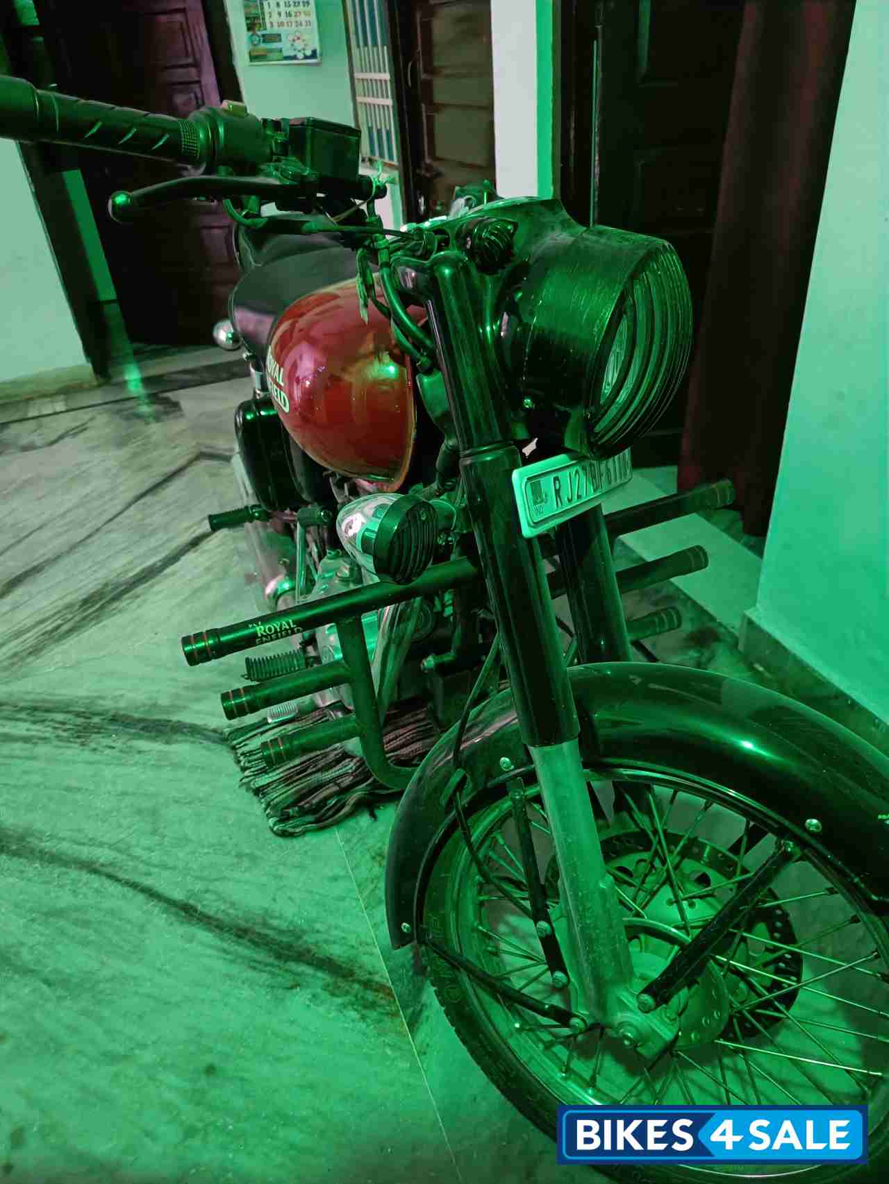 Royal Enfield Classic 350 Redditch Red Royal Enfield Classic 350 Redditch Red