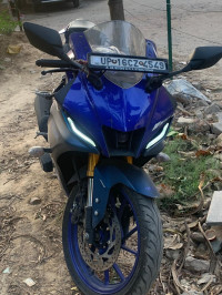 Blue Yamaha R15 V4