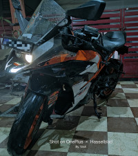 Ebony Black KTM RC 390