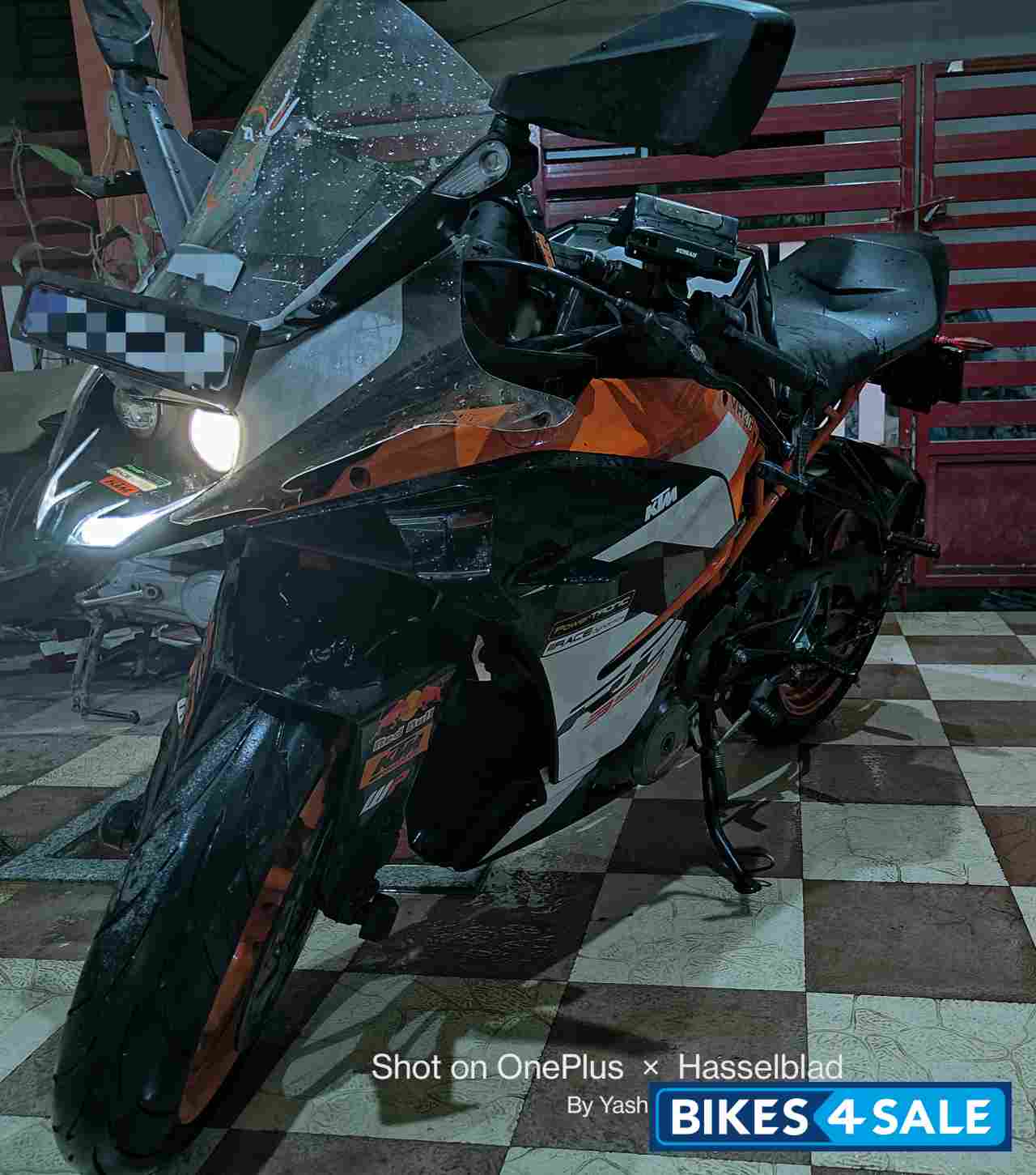 Ebony Black KTM RC 390