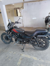 Bajaj Avenger Street 220