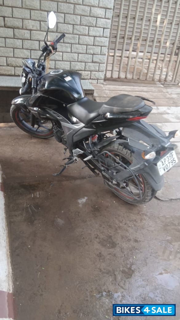 Suzuki Gixxer SF