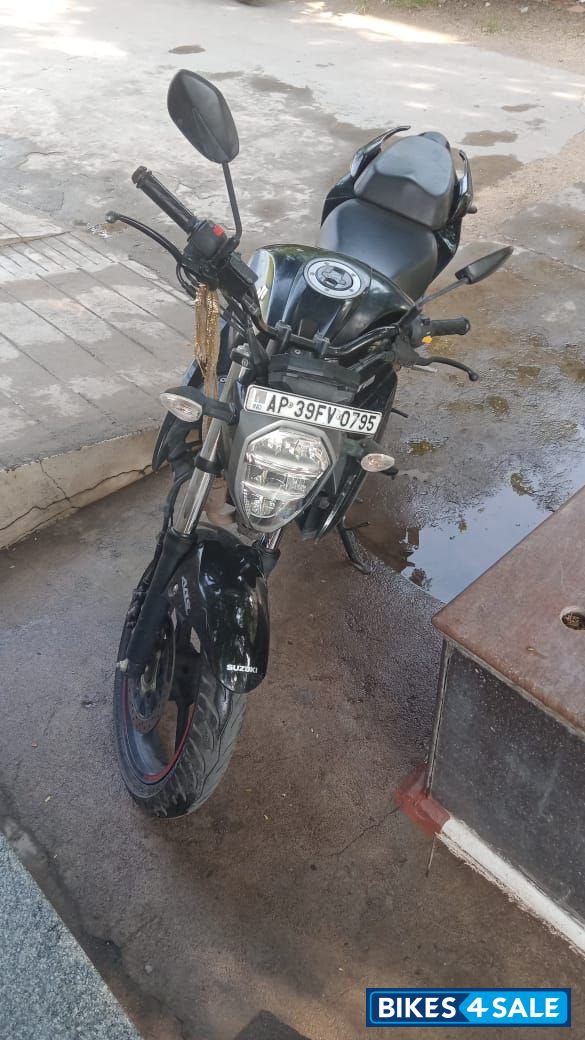 Suzuki Gixxer SF