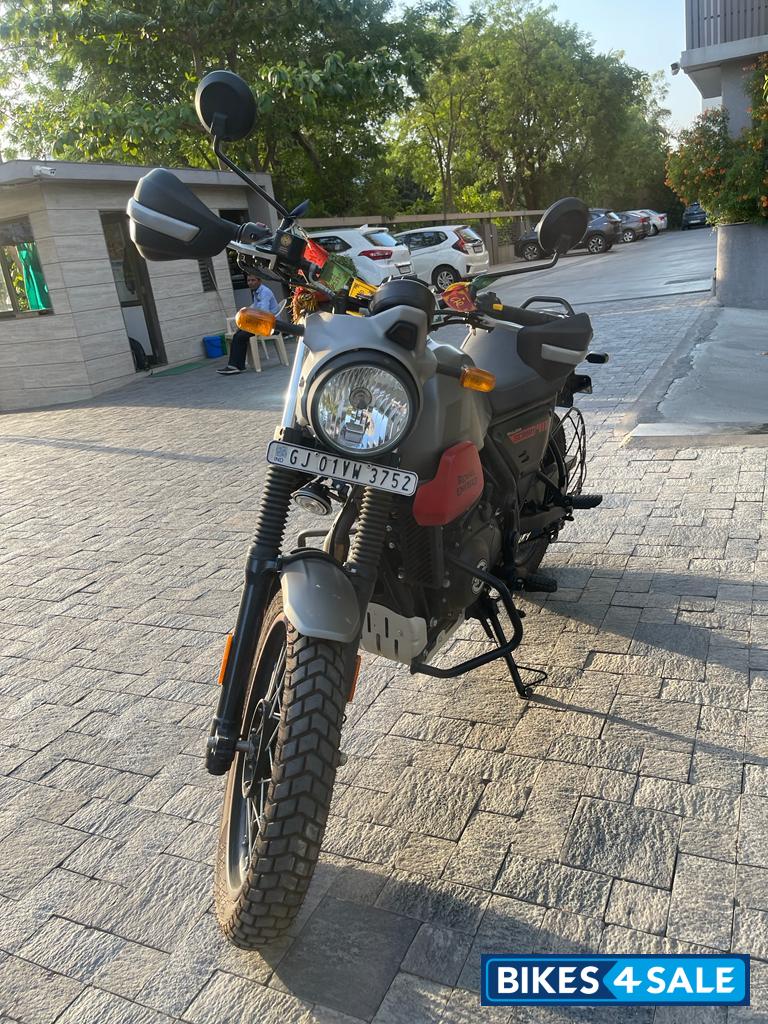 Graphite And Red Royal Enfield Scram 411 Graphite And Red Royal Enfield Scram 411