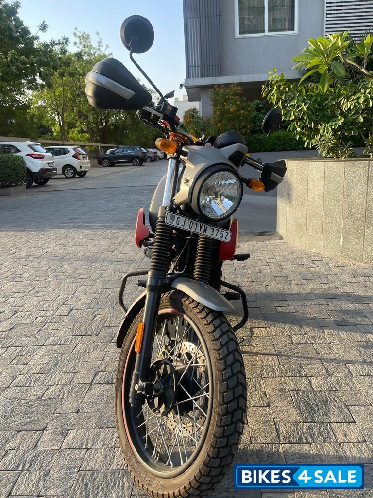 Graphite And Red Royal Enfield Scram 411 Graphite And Red Royal Enfield Scram 411