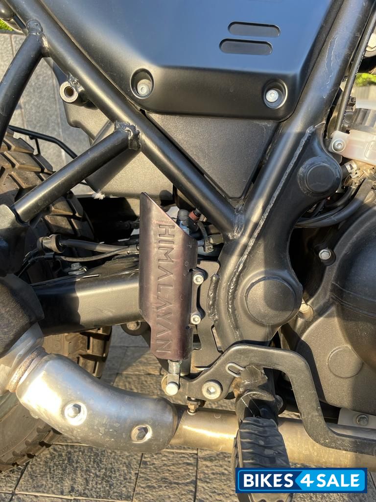 Graphite And Red Royal Enfield Scram 411 Graphite And Red Royal Enfield Scram 411