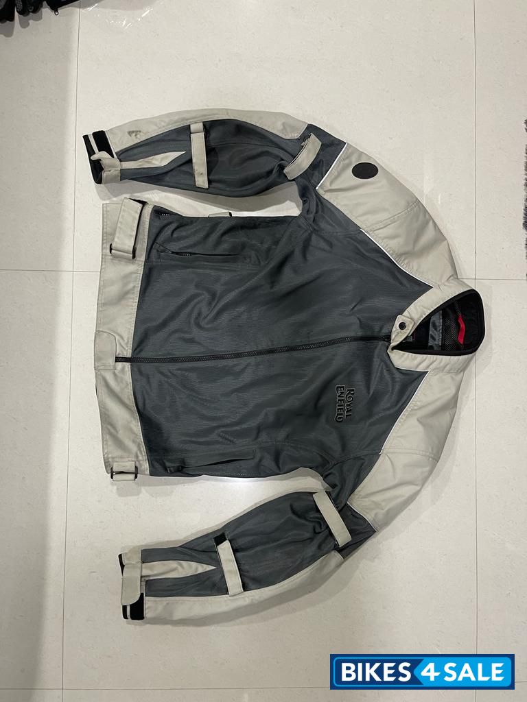 Graphite And Red Royal Enfield Scram 411 Graphite And Red Royal Enfield Scram 411