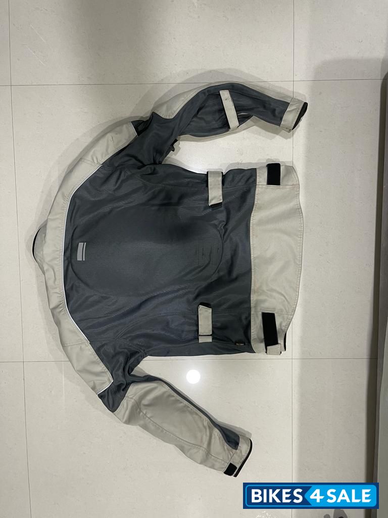 Graphite And Red Royal Enfield Scram 411 Graphite And Red Royal Enfield Scram 411