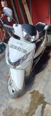 White Honda Activa 125