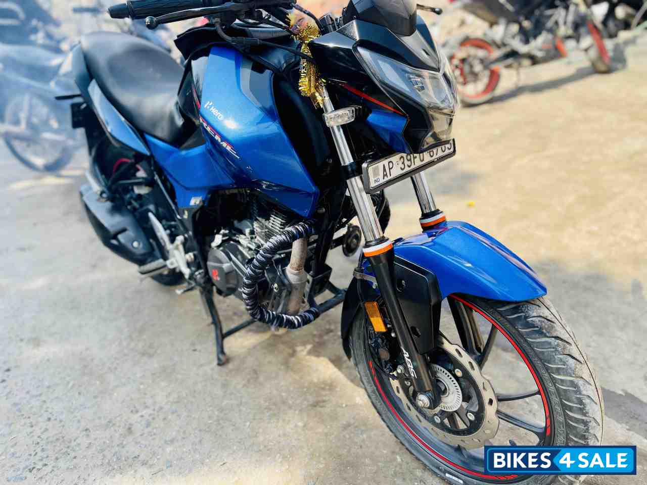 Blue Hero Xtreme 160R BS6