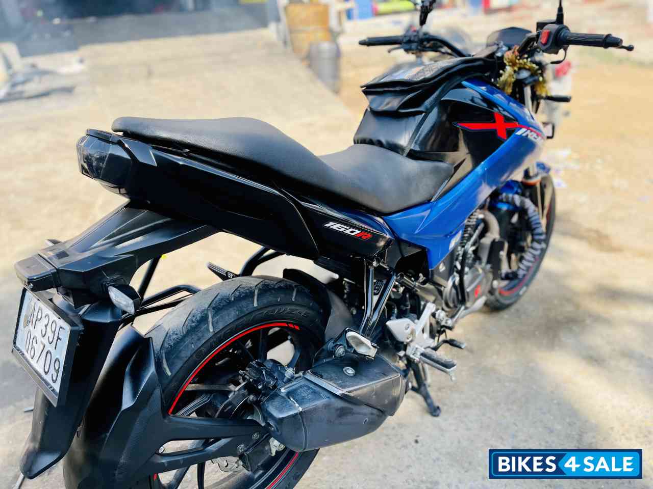 Blue Hero Xtreme 160R BS6