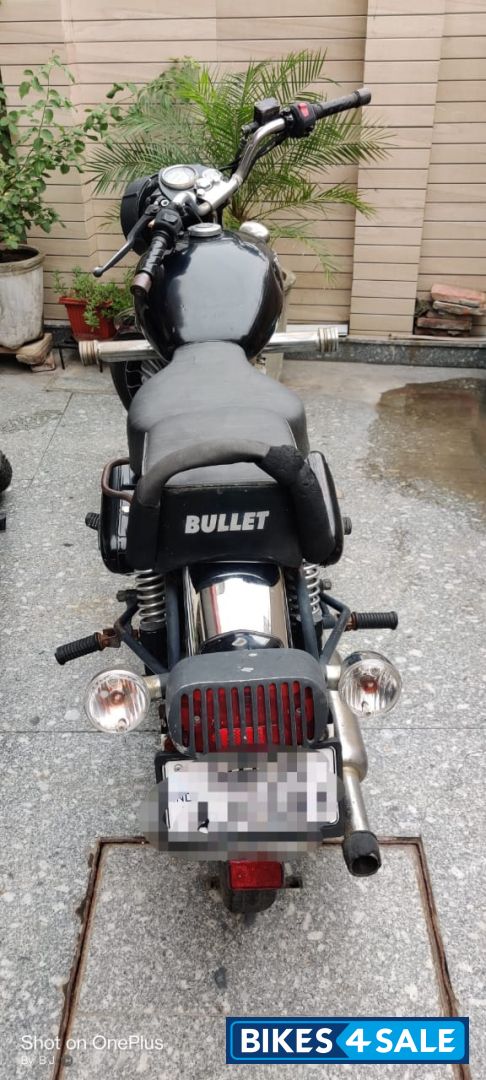 Black Royal Enfield Bullet 350