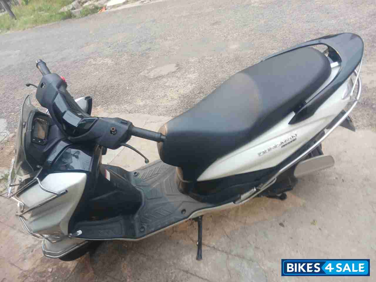 Suzuki Burgman Street