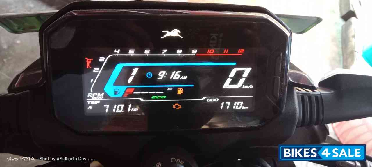 Black TVS Raider 125