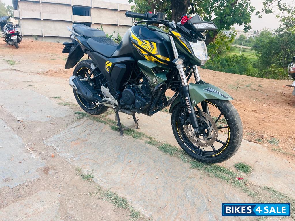 Mat Black 2 Yamaha FZ-S
