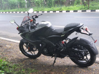 Bajaj Pulsar RS 200 ABS