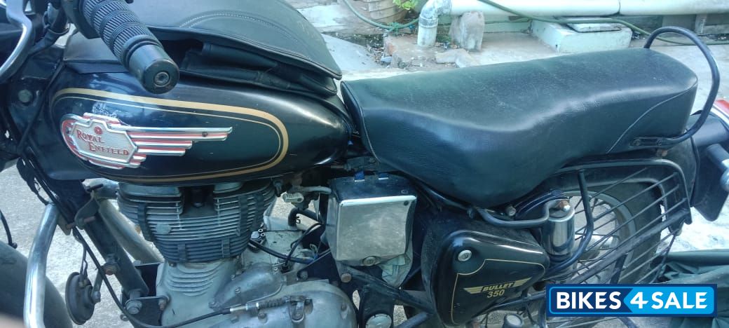 Black Royal Enfield Bullet Standard 350