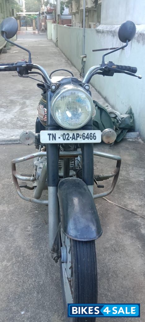 Black Royal Enfield Bullet Standard 350