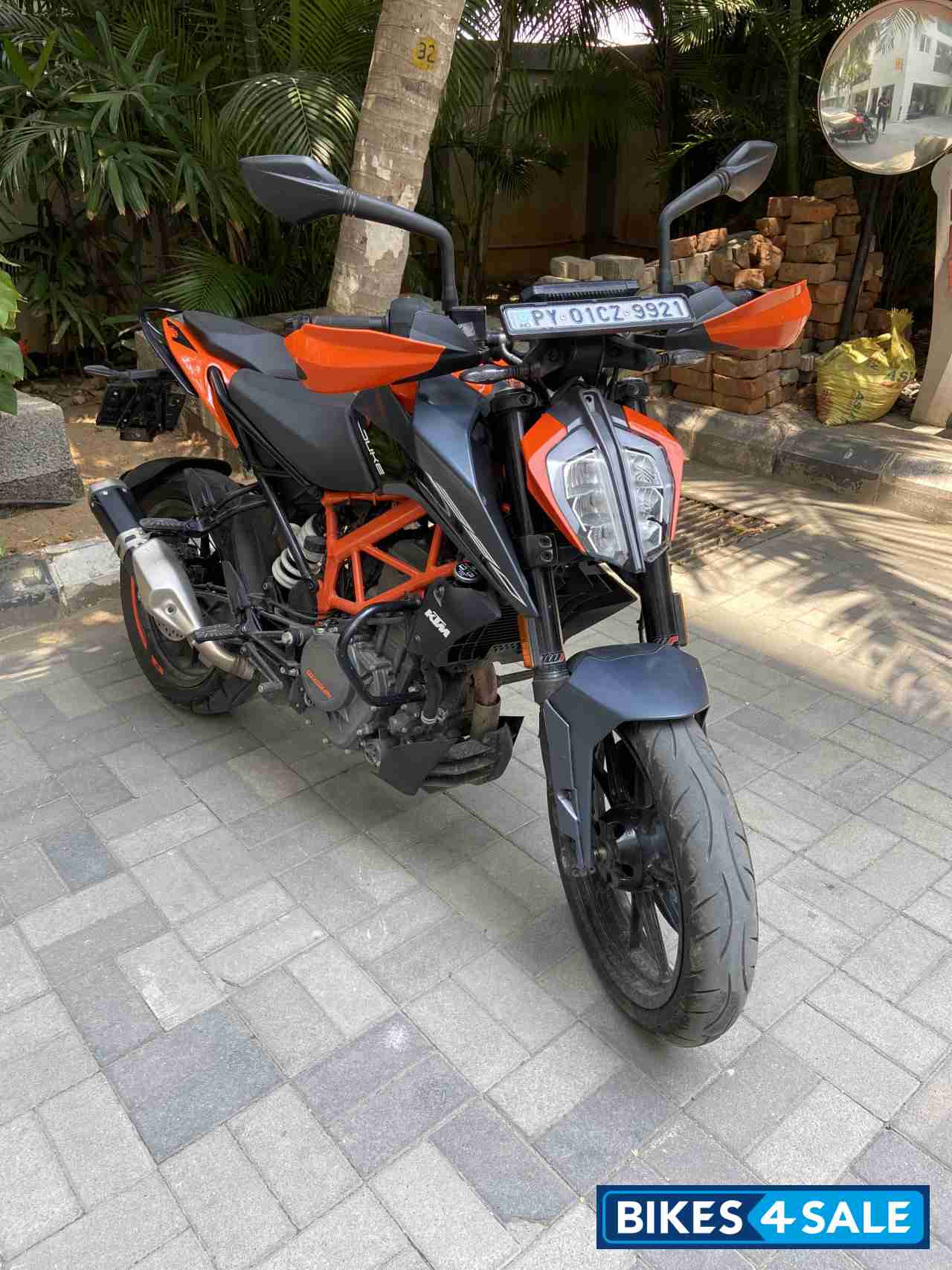 Liquid Metal KTM Duke 390 2022