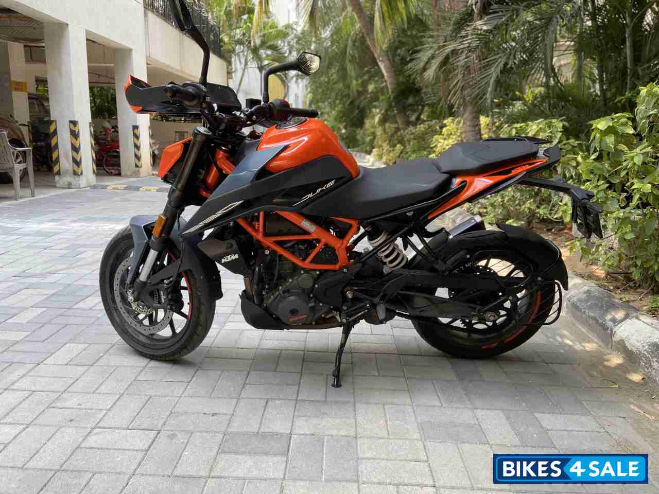 Liquid Metal KTM Duke 390 2022