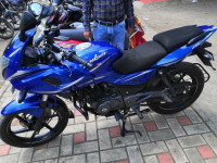 Bajaj Pulsar 220F