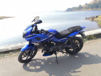 Bajaj Pulsar 220F