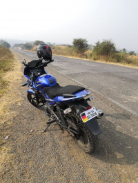 Bajaj Pulsar 220F