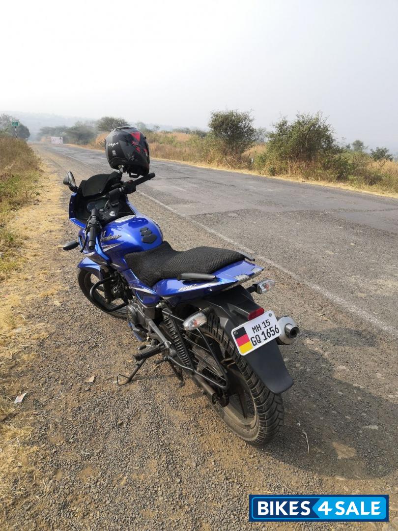 Bajaj Pulsar 220F
