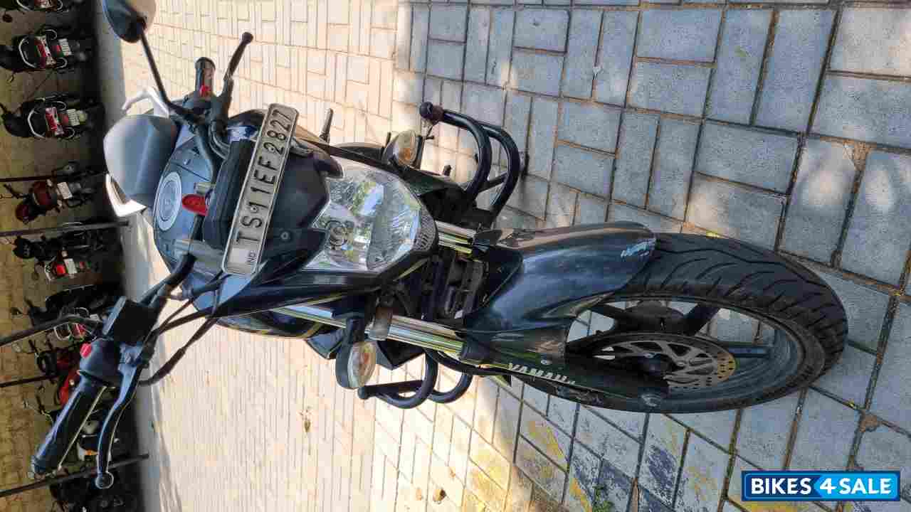 Black Yamaha FZ FI V2 Black Yamaha FZ FI V2