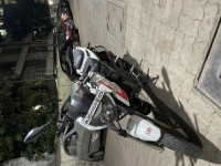 White TVS Apache RTR 200 4V